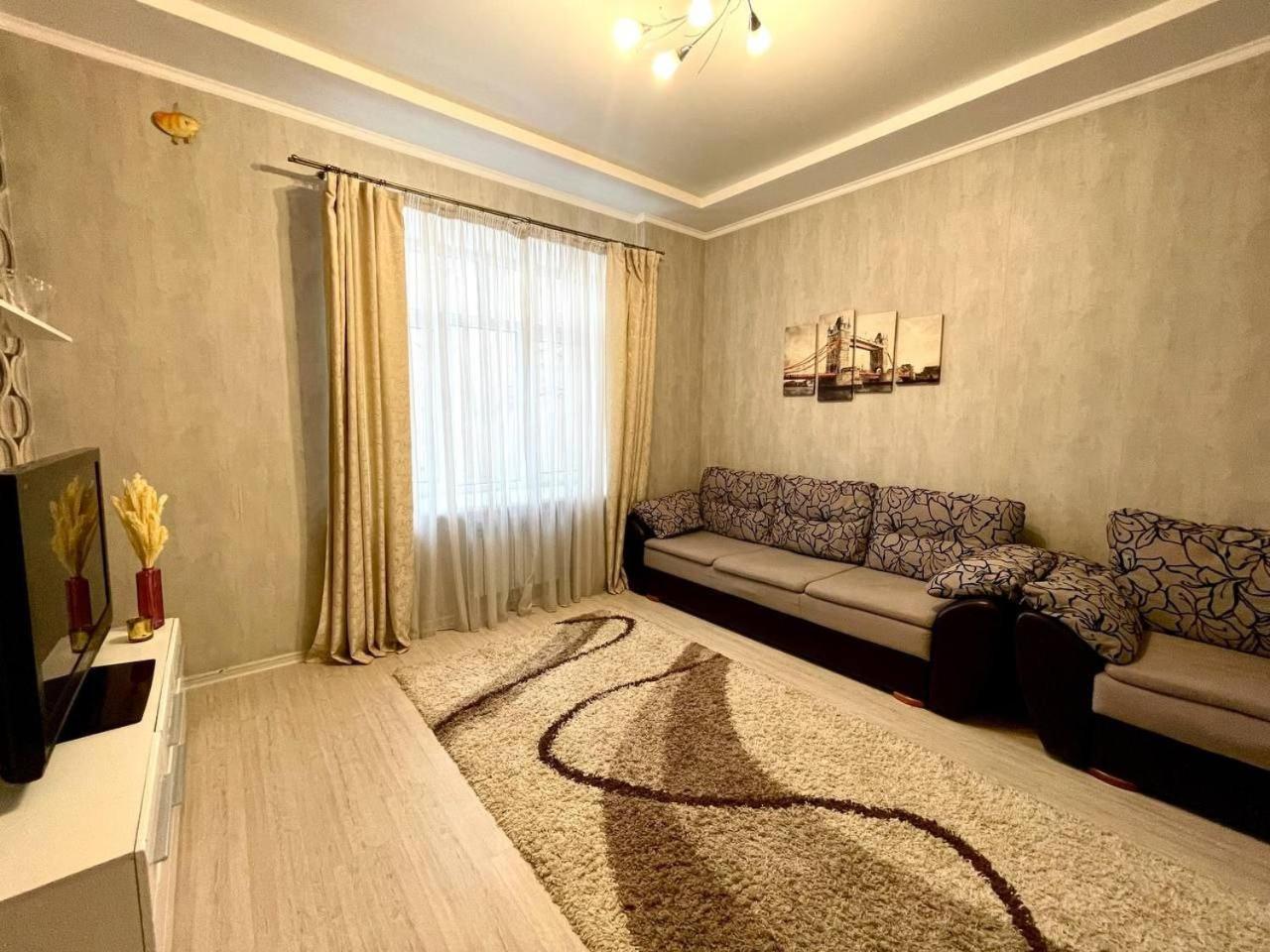 Apartments On Skovoroda Street Kharkiv Extérieur photo